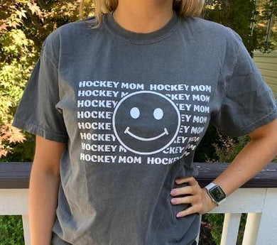 Hockey Mom Smiley Face Tshirt - Medium - Clearance